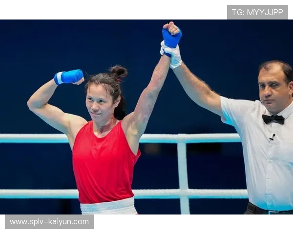 江苏名将许紫春全国锦标赛组合拳犀利，对手抛毛巾弃权